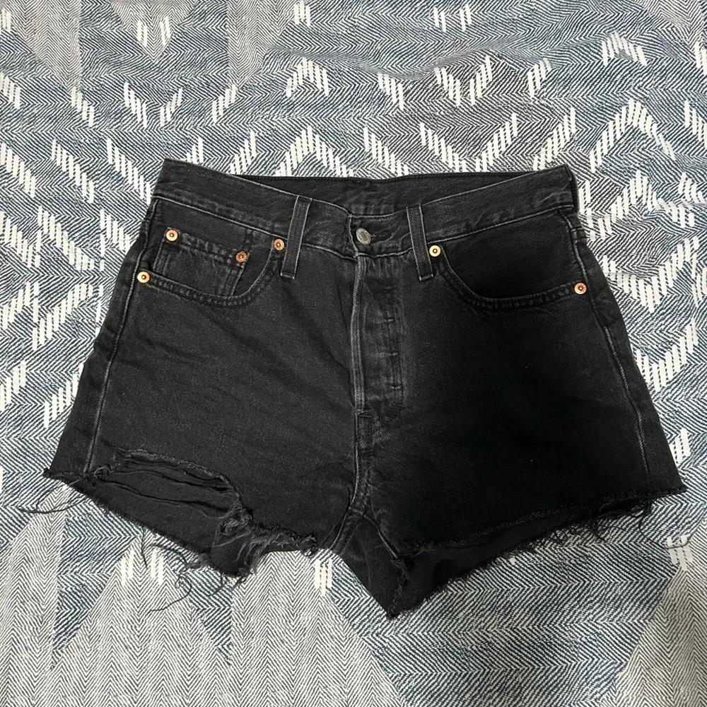 Levi high waisted shorts - Picture 1 of 2